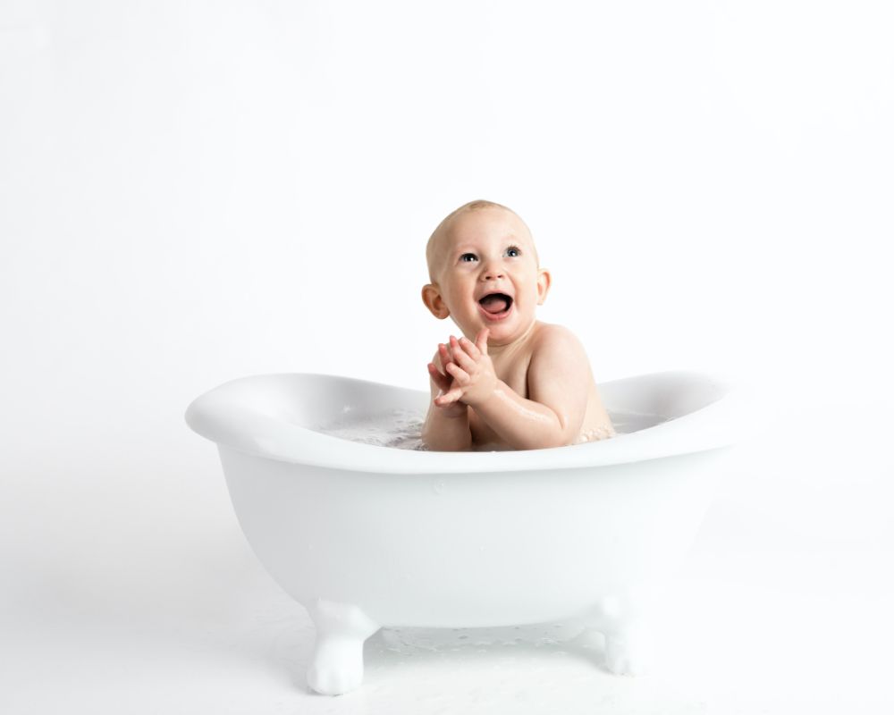 איך לקלח תינוק - המדריך המלא