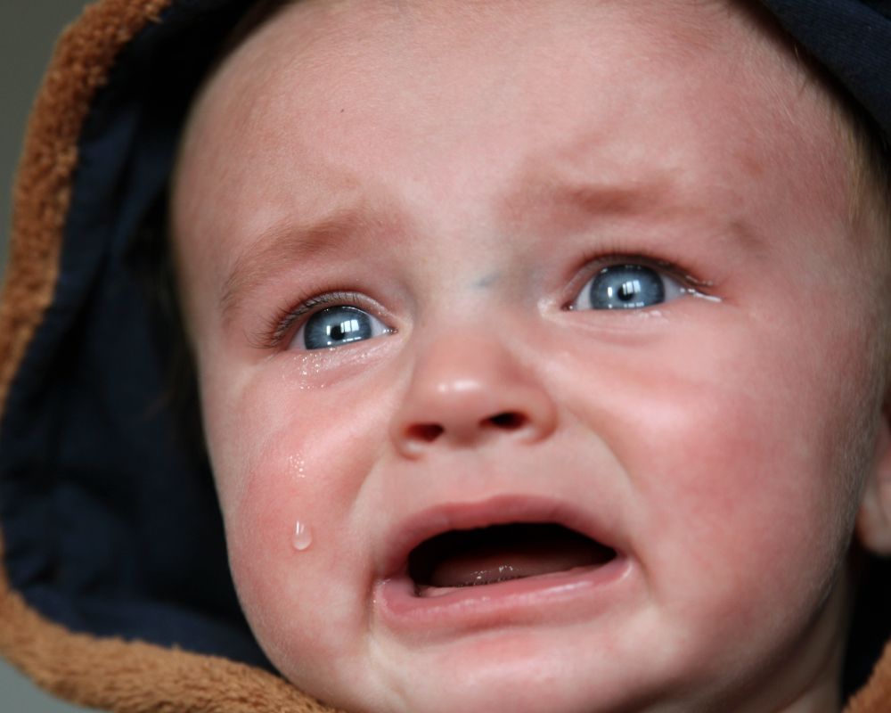 עין אדומה לתינוק - מה עושים?